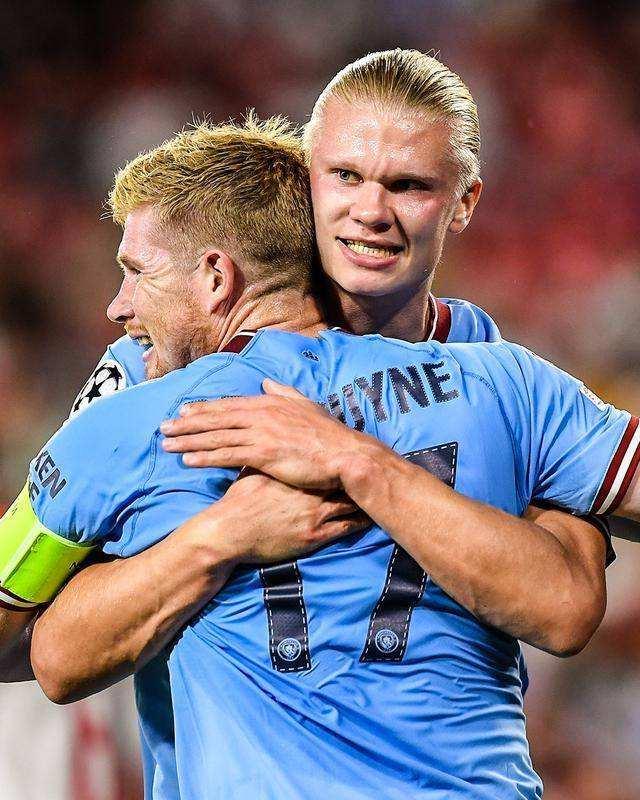 莱万：我经常带伤上场，肋骨骨折也硬撑；不着急决定未来（莱万称常带伤上阵，肋骨骨折也咬牙坚持；对未来暂不急于决定）