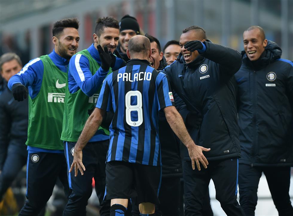 记者：维尼修斯女友在美国涉嫌欠税，可能无法陪他参加世界杯（记者称维尼修斯女友在美涉嫌欠税，或难陪同其出征世界杯）