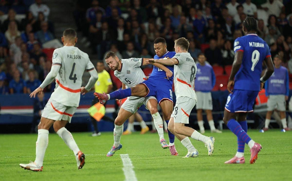 祝福，顾春含、邢琦等六名45岁的裁判员本赛季结束后挂哨（致敬：顾春含、邢琦等6名45岁裁判将于本赛季结束后挂哨）