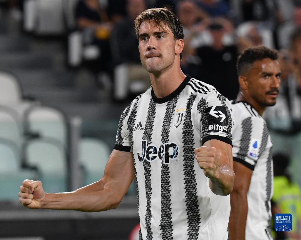 阿贾克斯门将谈表现起伏：主客场用球不同，没踢过球的不会懂（阿贾克斯门将谈状态起伏：主客场用球差异明显，没踢过的人难以理解）