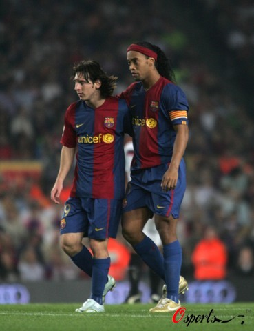 斯基拉：本菲卡正在关注科斯蒂奇，穆里尼奥对他十分赏识（斯基拉：本菲卡盯上科斯蒂奇，穆里尼奥对其青睐有加）