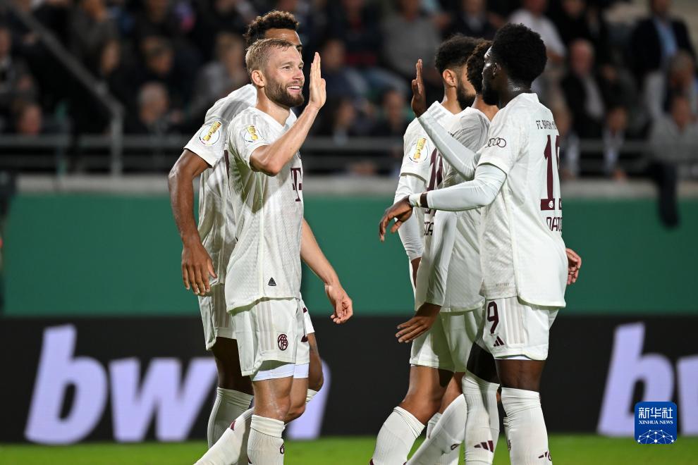 少一点表演，多一点节奏：弗里克描绘的亚马尔如何引领巴萨未来（少表演，重节奏：弗里克如何让亚马尔引领巴萨新纪元）