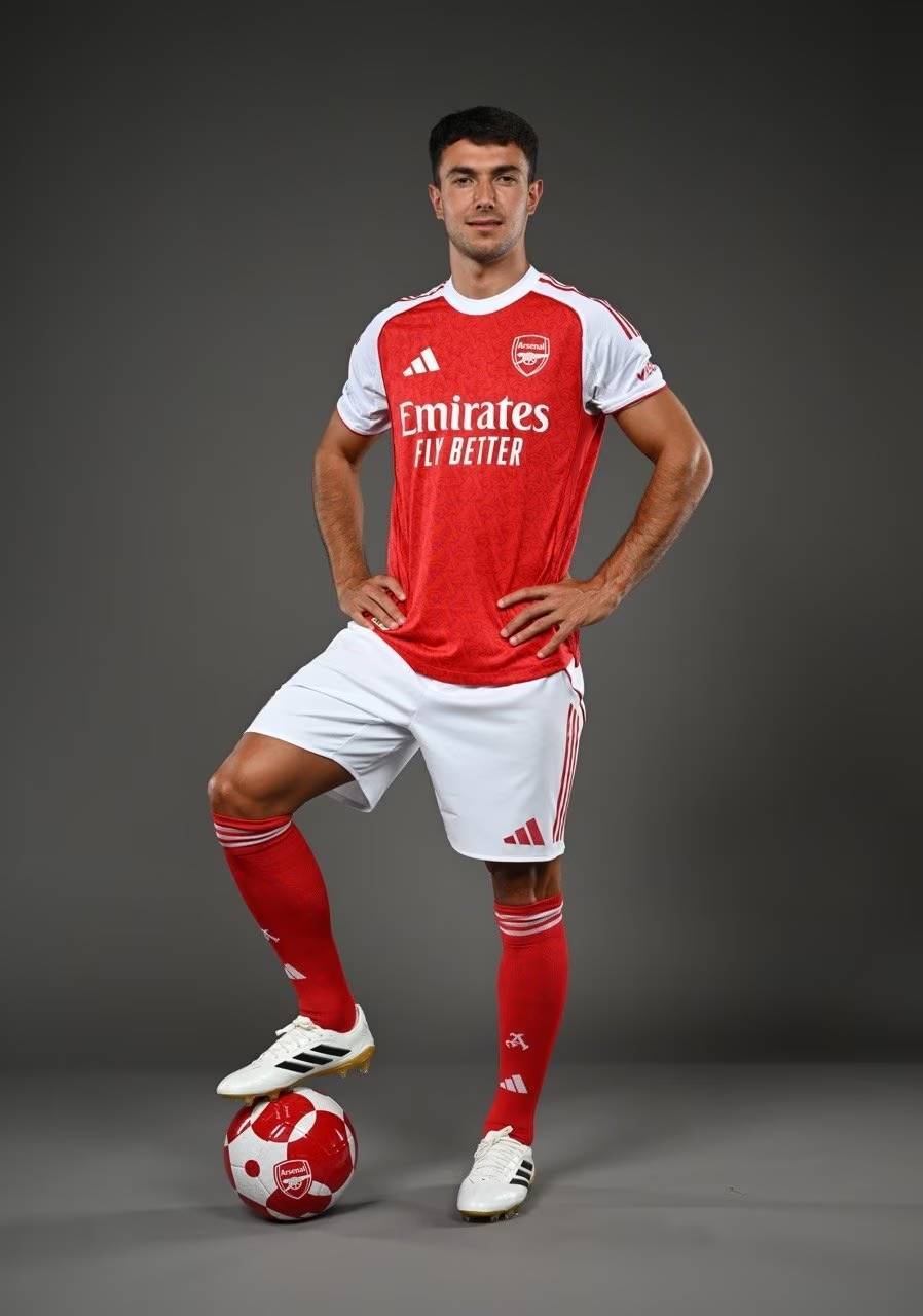 李国旭：联赛期接到有关部门的电话，希望我去竞聘国足主帅（李国旭：联赛期间接到相关部门来电，邀我竞聘国足主帅）