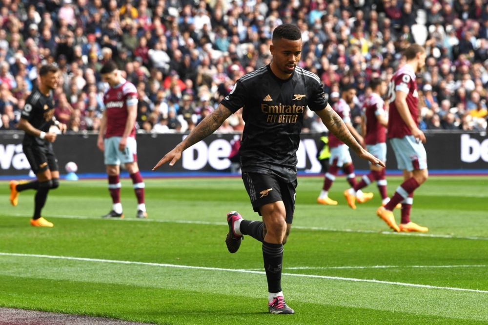 女足欧洲杯决赛开赛前几小时，英格兰中场图恩的祖母不幸去世（女足欧洲杯决赛前数小时，英格兰中场图恩痛失祖母）