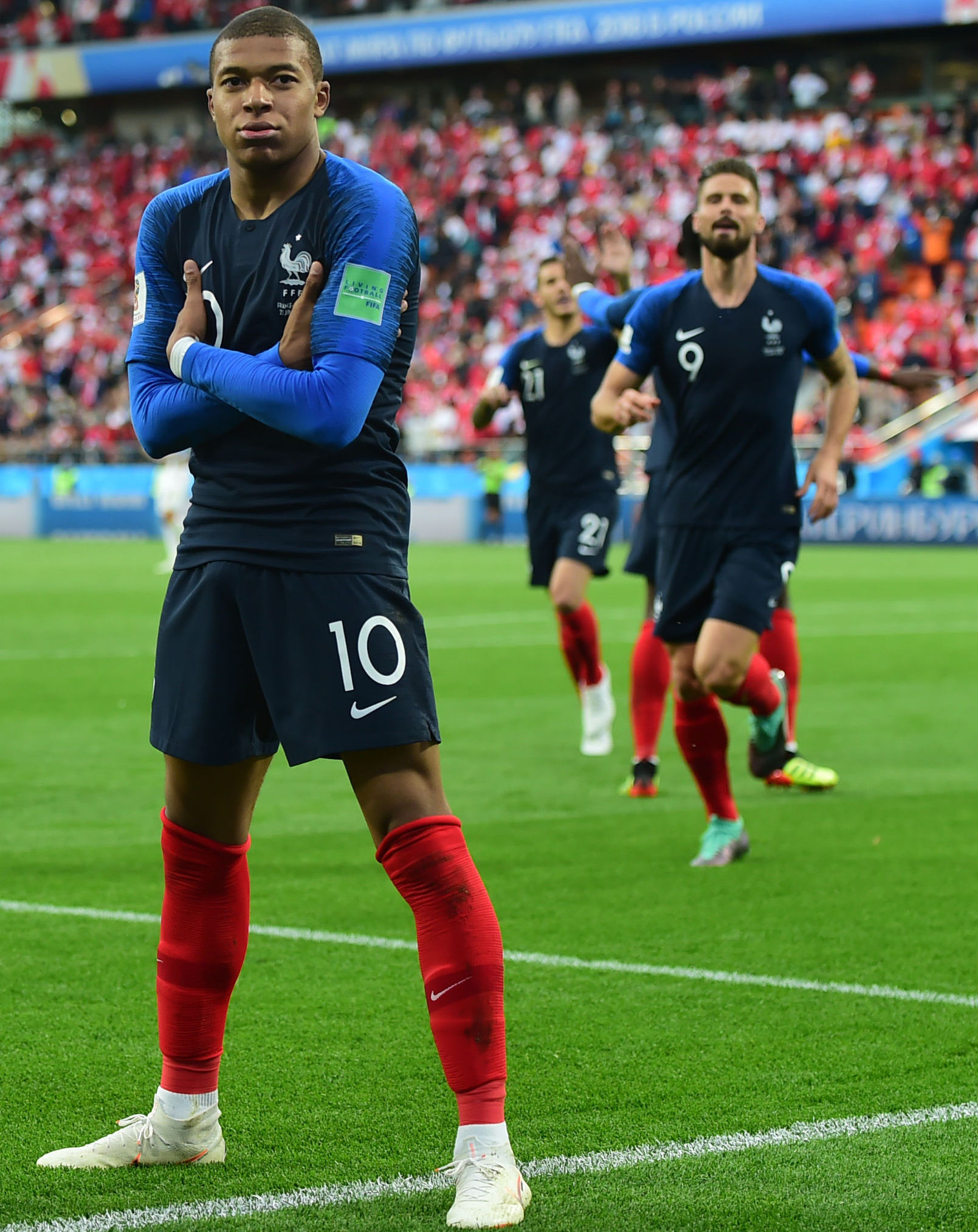 记者：尤文不考虑用K·图拉姆交换弗拉泰西，球员也希望留队（记者：尤文无意用K·图拉姆交换弗拉泰西，当事球员亦倾向留队）