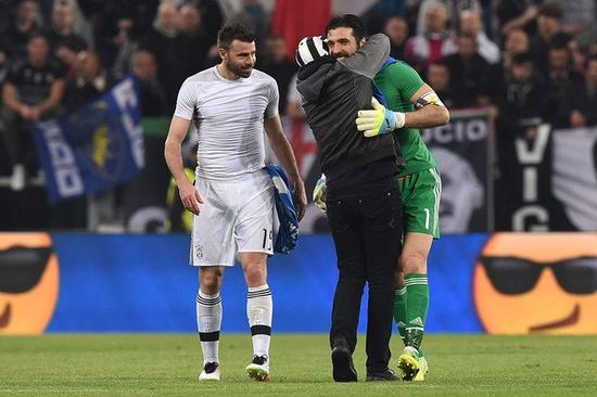 布伦森&布里奇斯首节合计23分，尼克斯首节落后2分