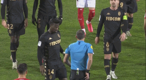 武磊迎34岁生日，个人官博感言：伤痛终将过去，步履始终磊落