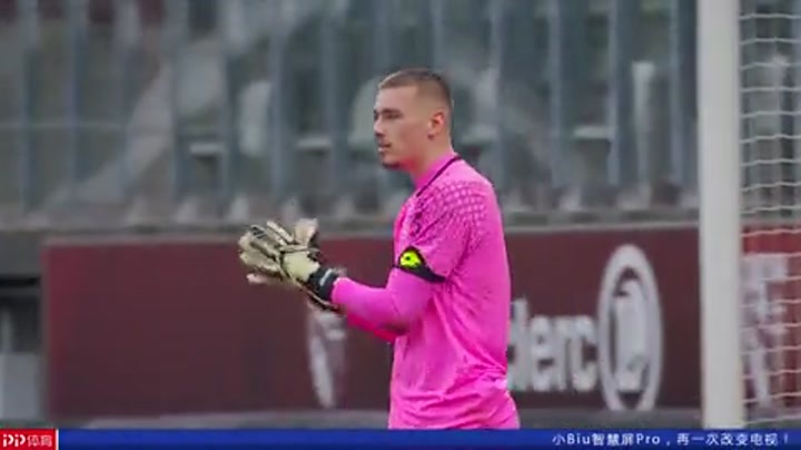 西甲爆大冷！9人皇马0-2竟不敌保级队！阿隆索怒批：裁判故意针对（西甲大冷门！皇马九人应战0-2负于保级队，阿隆索怒斥：裁判在针对）