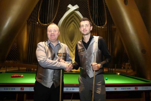 有点莽!高准翼边路铲倒对手,裁判吹罚犯规但未出牌.